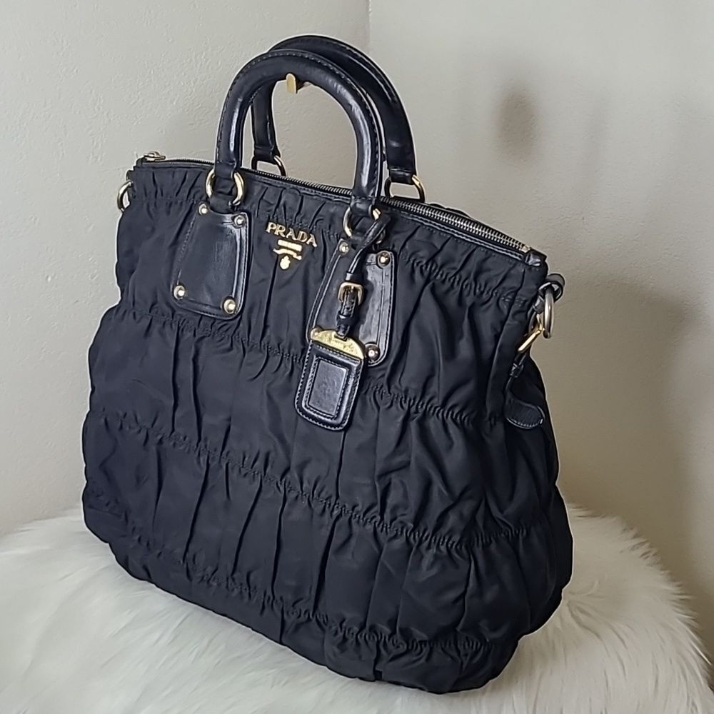 💯 Authentic Two-way Prada  Handbag 🍀 - Picture 7 of 17